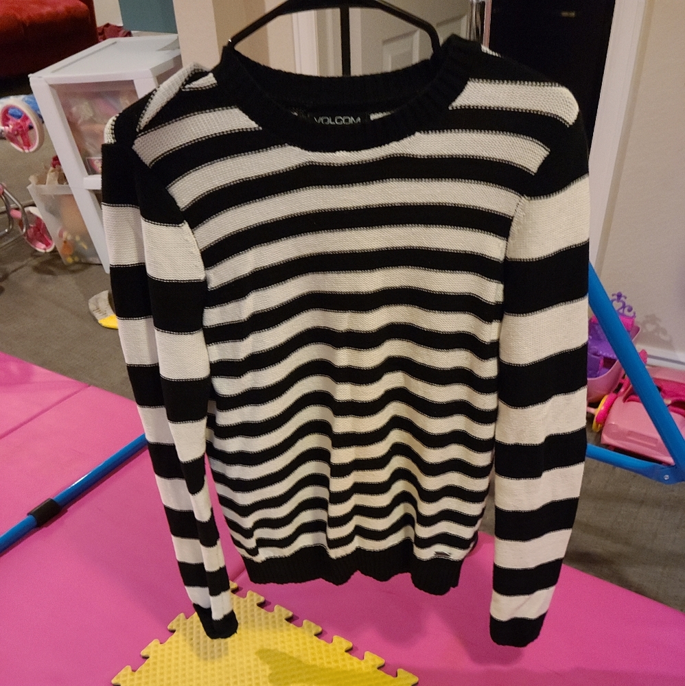Volcom Sweater Size Small